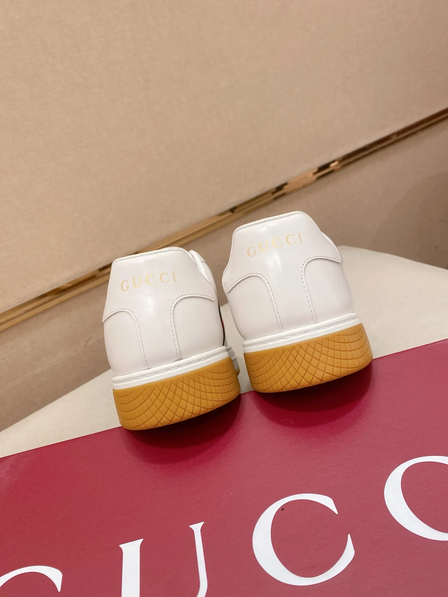 Factory price 442💰New GUCCI (Gucci) counters are available simultaneously, new men's shoes, 😘fabrics are selected imported cowhide, lining: sheepskin lining. 👍🏿 High-end ☄️ air-cushion molded anti-slip rubber outsole, exquisite lines, simple and elegant, comfortable and high-end for leisure travel. Code number: 39 to 44 (45 can be customized and cannot be returned or exchanged)